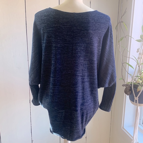 Dolman sleeve sweater L - Picture 2 of 3